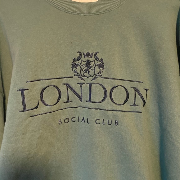 Crewneck sweatshirt - Picture 2 of 4